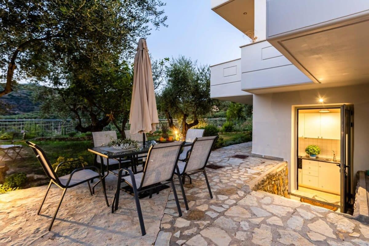 Kitries Summer Getaway - Eden Sandy Suite Kitriai Luaran gambar